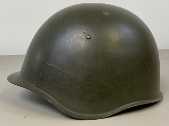 WWII USSR SOVIET RUSSIAN M39 SSh-39 3 RIVET STEEL HELMET: WWII SOVIET RUSSIAN M39 SSh-39 3 RIVET STEEL HELMET . RARE EARLY EXAMPLE WITH RED STAR TO THE FRONT. EARLY LINER ASSEMBLY. ORIGINAL PAINT. GREAT CONDITION OVERALL AND QUITE RARE AS SUCH.