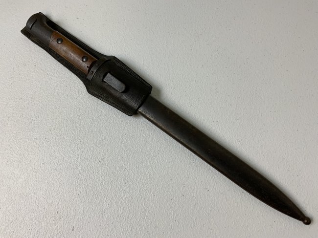 RARE WWII GERMAN S24(t) OCCUPIED CZECHOSLOVAKIA CZECH MADE BAYONET 1941-42: RARE WWII GERMAN S24(t) OCCUPIED CZECHOSLOVAKIA CZECH MADE BAYONET 1941-42 . THIS EXAMPLE WAS MADE TO GERMAN SPECIFICATIONS AT CZECH FABRIC BYSTRICA WERKE (FORMER CZ). THIS HAS NO CZECH GOVERNMENT MAR
