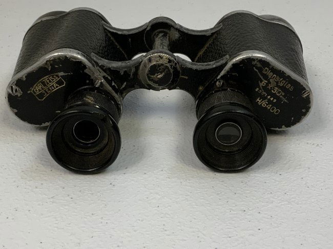 WWII GERMAN DIENSTGLAS CARL ZEISS 6X30 BINOCULARS: WWII GERMAN DIENSTGLAS CARL ZEISS 6X30 BINOCULARS . WELL WORN WITH NOT GOOD OPTICS. NICE FOR DISPLAY OR REENACTMENT .