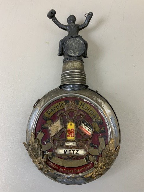 IMPERIAL GERMAN MILITARY PATRIOTIC REGIMENTAL FLASK: IMPERIAL GERMAN MILITARY PATRIOTIC REGIMENTAL FLASK . NICE DETAILS . PRESENTED TO THE RETIRING SOLDIER.