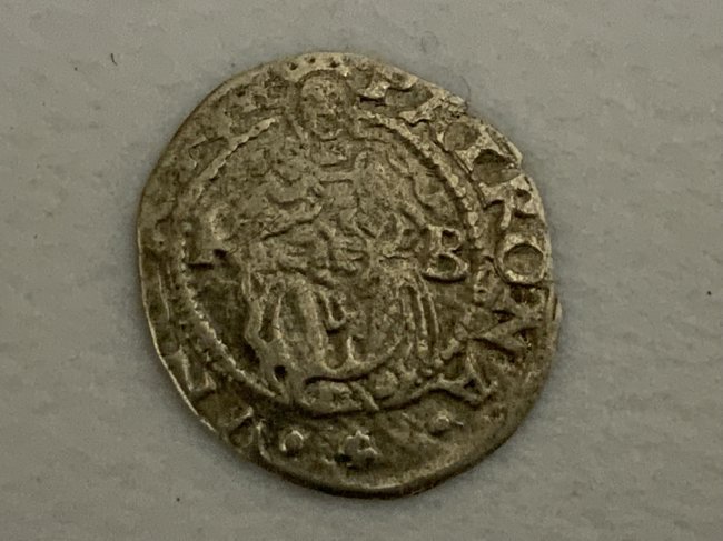 LATE MEDIEVAL 16th CENTURY SILVER MADONA DENAR COIN OF THE HUNGARIAN KINGS: LATE MEDIEVAL 16th CENTURY SILVER MADONA DENAR COIN OF THE HUNGARIAN KINGS . 1564 DATE . FINE CONDITION