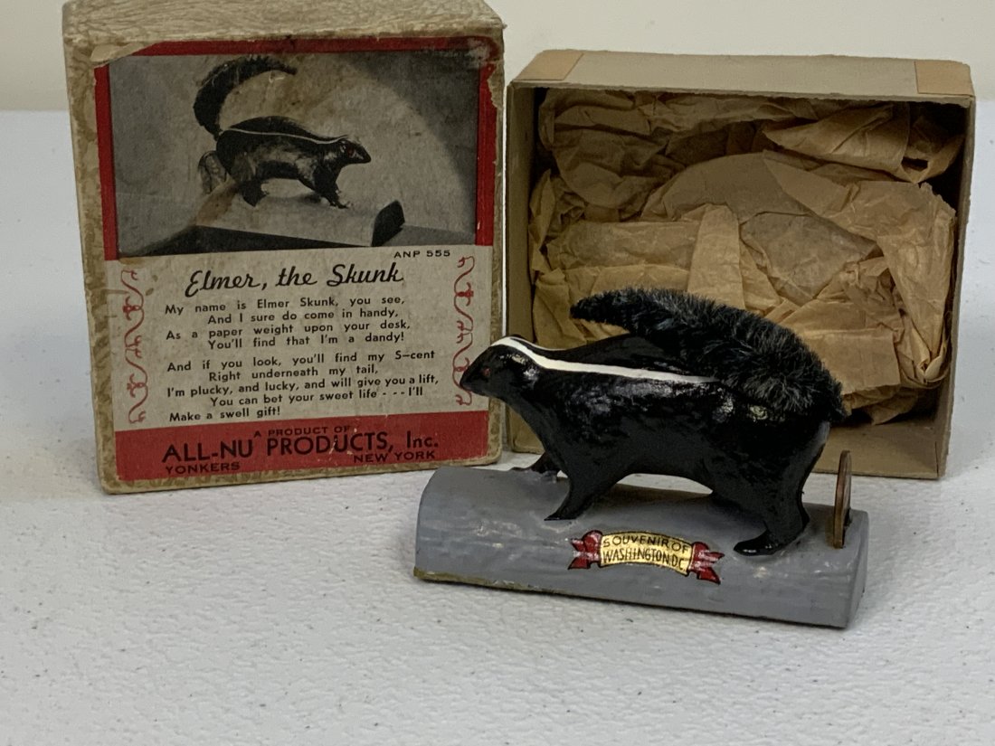 VINTAGE ALL-NU PRODUCTS NEW YORK ELMER THE SKUNK FIGURINE BOXED: VINTAGE ALL-NU PRODUCTS NEW YORK ELMER THE SKUNK FIGURINE TABLE TOP DECORATION WITH PENNY COIN DATED 1939. GREAT CONDITION. COMPLETE WITH ITS ORIGINAL BOX .RARE FIND !