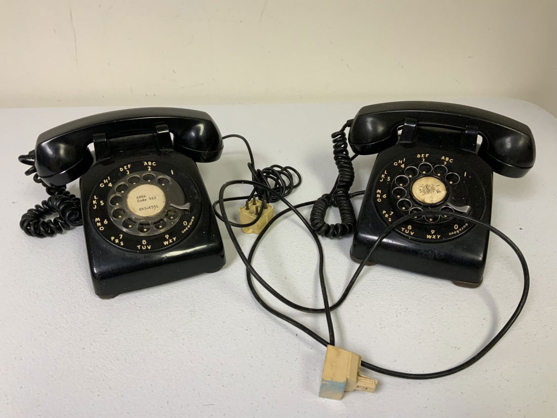 WESTERN ELECTRIC VINTAGE BAKELITE DESK PHONES TELEPHONE ART DECO ROTARY SET: WESTERN ELECTRIC OLD VINTAGE BAKELITE DESK PHONES TELEPHONE ART DECO ROTARY SET OF 2