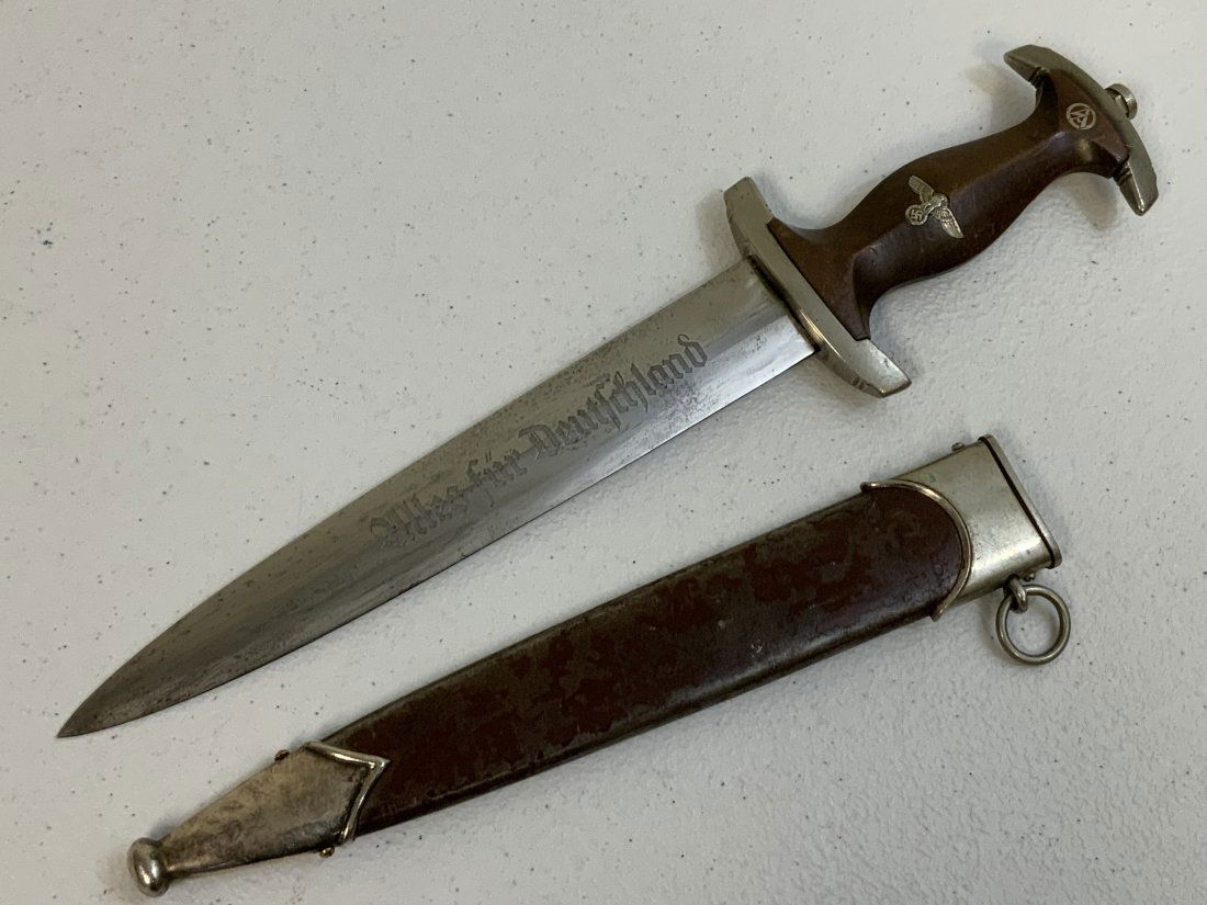 THIRD REICH GERMANY NAZI SA DAGGER JOHANN LEUPOLD BAYREUTH: THIRD REICH GERMANY NAZI SA DAGGER JOHANN LEUPOLD BAYREUTH . NICE EARLY PRODUCED DAGGER IN VERY GOOD CONDITION. RARE MAKER