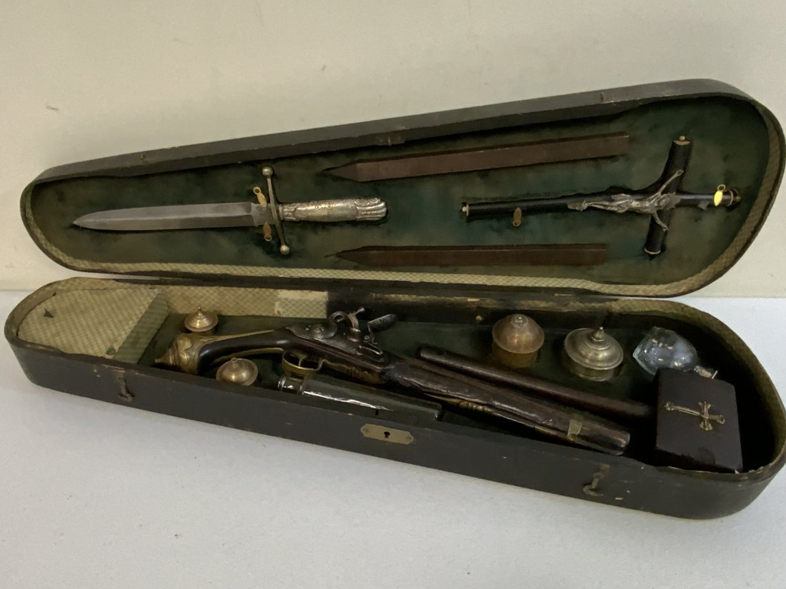 ANTIQUE 19th CENTURY VAMPIRE SLAYING KIT HOUSED IN WOODEN VIOLIN CASE: ANTIQUE 19th CENTURY VAMPIRE SLAYING KIT HOUSED IN WOODEN VIOLIN CASE . VERY INTERESTING AND UNIQUE ITEM . 39" LONG CASE CONTAINS ALL ACCESSORIES NEEDED TO HUNT AND SLAY A VAMPIRE OF 19th CENTURY . HO
