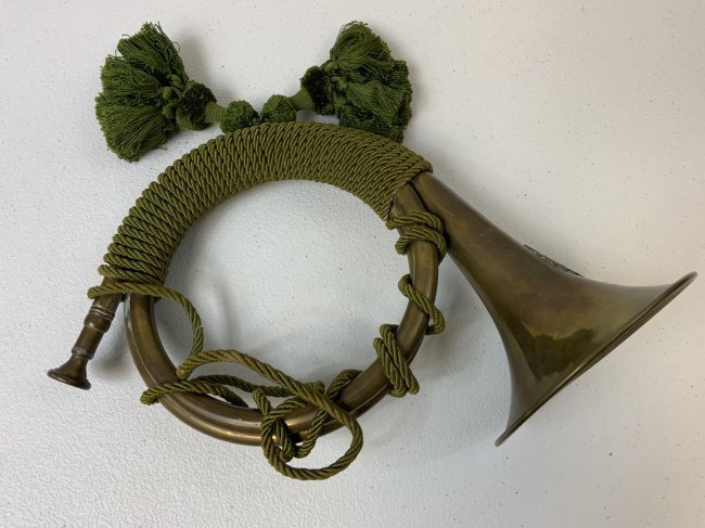 ANTIQUE SWISS BRASS STAGECOACH BUGLE POST LINE 1831: ANTIQUE SWISS STAGECOACH POST LINE BRASS BUGLE MARKED 'GOTTHARDPOST' 'FLUELEN - CAMERLATA 1831' THESE HORNS WERE USED ON SWISS STAGECOACHES IN THE 19TH CENTURY TRAVELLING ACROSS THE GOTTHARD PASS BETW