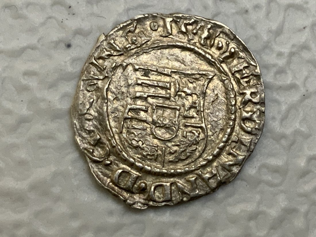 LATE MEDIEVAL 16th CENTURY SILVER MADONA DENAR COIN OF THE HUNGARIAN KINGS: LATE MEDIEVAL 16th CENTURY SILVER MADONA DENAR COIN OF THE HUNGARIAN KINGS . 1564 DATE . FINE CONDITION