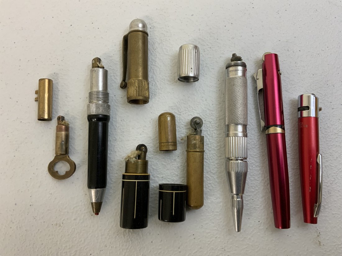 LARGE LOT OF VINTAGE COLLECTABLE LIGHTERS: LARGE LOT OF VINTAGE COLLECTABLE LIGHTERS . UNKNOWN WORKING CONDITION .
