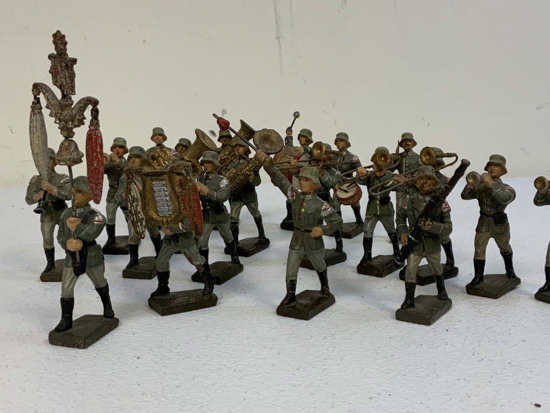 GERMAN NAZI PERIOD LINEOL / ELASTOLIN TOY SOLDIERS ARMY MARCHING BAND LOT OF 20: GERMAN NAZI PERIOD LINEOL / ELASTOLIN TOY SOLDIERS ARMY MARCHING BAND LOT OF 20