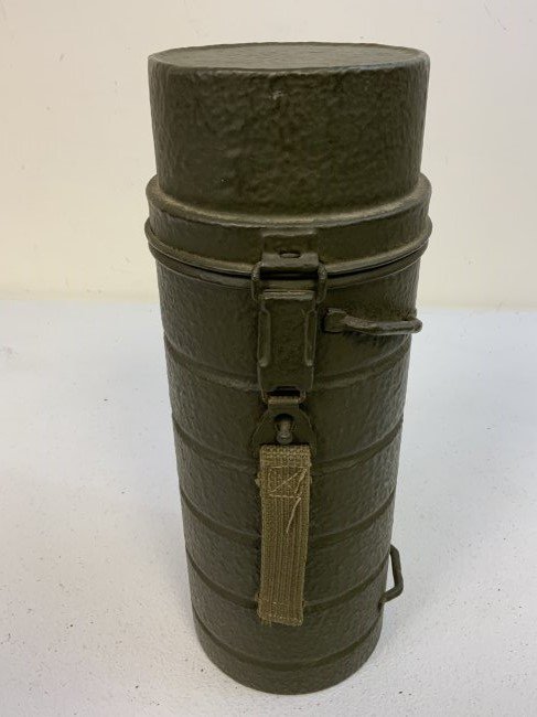 POST WAR GERMAN MILITARY GAS MASK METAL TUBE CANISTER: POST WAR GERMAN MILITARY GAS MASK METAL TUBE CANISTER