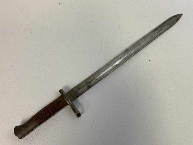 SPAIN SPANISH ARTILLERY M1913 BAYONET: SPAIN SPANISH ARTILLERY M1913 BAYONET . VERY GOOD CONDITION. NO SCABBARD.