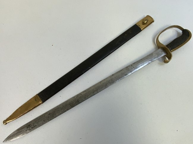 ANTIQUE GERMAN BAVARIAN POLICE WATCHMANS SHORT SWORD: ANTIQUE GERMAN BAVARIAN POLICE WATCHMANS SHORT SWORD . LATE 19TH / EARLY 20TH CENTURY. THE BLADE IS MARKED WITH KNIGHT'S HEAD LOGO OF THE WKC SOLINGEN COMPANY. ALSO MARKED JOS. VIERHEILIG, MUNCHEN ON 