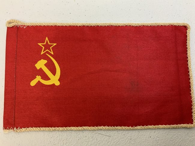 USSR VINTAGE SOVIET UNION OFFICIAL DELEGATION RED TABLE FLAG: USSR VINTAGE SOVIET UNION OFFICIAL DELEGATION RED TABLE FLAG . VERY RARE USSR POSSIBLY SPORT DELEGATION TABLE SIZE FLAG. GREAT CONDITION . 8 1/2 X 4 3/4.