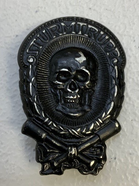 WWI K.U.K. AUSTRIAN HUNGARIAN ASSAULT TROOP BADGE "STURMTRUPP": WWI AUSTRIAN HUNGARIAN ASSAULT TROOP BADGE "STURMTRUPP". GREAT DETAILS .