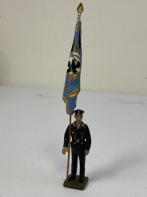 WWII GERMAN NAVY STANDART FLAG BEARER TOY SOLDIER: WWII GERMAN NAVY STANDART FLAG BEARER TOY SOLDIER