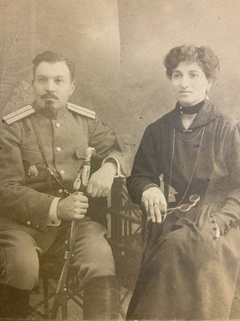 IMPERIAL RUSSIA ANTIQUE CABINET PHOTO PORTRAIT ARMY OFFICER FAMILY MAN WITH SWORD: IMPERIAL RUSSIA ANTIQUE CABINET PHOTO PORTRAIT ARMY OFFICER FAMILY MAN WITH SWORD