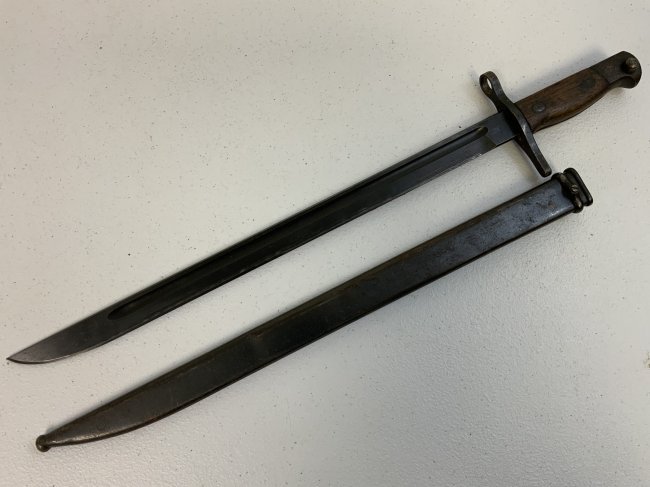 JAPAN WWII JAPANESE ARISAKA RIFLE BAYONET: JAPAN WWII JAPANESE ARISAKA RIFLE BAYONET. Very nice and clean example. arsenal stamped and numbered .
