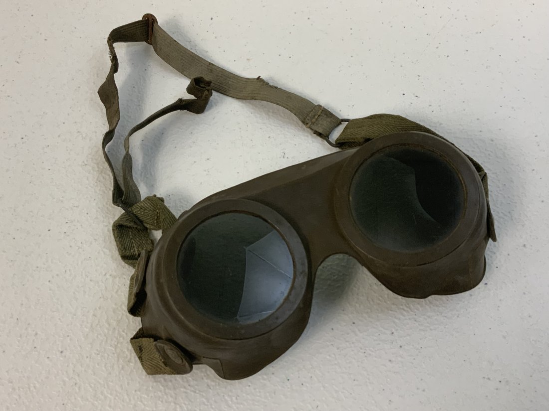 WWII GERMAN NAVY KRIEGSMARINE U-BOAT NIGHT ADAPTATION GOGGLES BY AUER: WWII GERMAN NAVY KRIEGSMARINE NIGHT GOGGLES BY AUER. RARE FIND. GOOD OVERALL CONDITION. RUBBER FRAME WITH DARK RED TINTED LENSES. THESE WERE WORN BY U-BOAT CREWS TO PRESERVE NIGHT VISION. MAKER MARKED