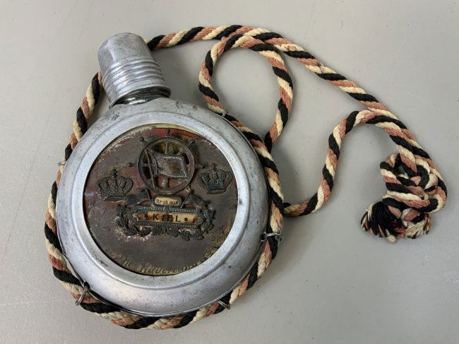 IMPERIAL GERMAN MILITARY PATRIOTIC FLASK - NAVY KIEL: IMPERIAL GERMAN MILITARY PATRIOTIC FLASK . NAVY VETERAN . KIEL . NICE DETAILS . PRESENTED TO THE RETIRING SOLDIER.