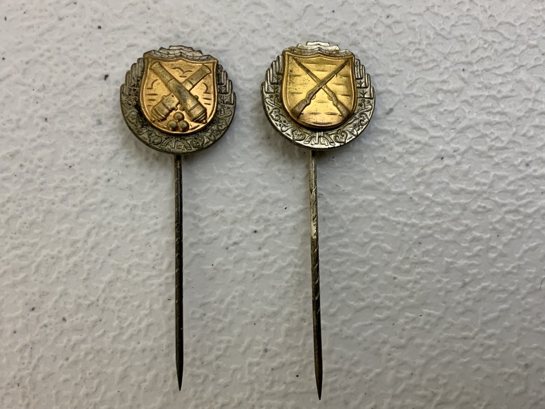 CZECHOSLOVAKIA REPUBLIC PRE WWII ARMY PROFICIENCY BADGES STICK PINS: CZECHOSLOVAKIA REPUBLIC PRE WWII ARMY PROFICIENCY BADGES STICK PINS. LOT OF 2 . CZECH LION MARKED ON THE BACK.