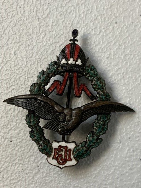 WWI AUSTRIAN HUNGARIAN EMPIRE ENAMELED PILOTS BADGE FJ TYPE I: WWI AUSTRIAN HUNGARIAN EMPIRE ENAMELED PILOTS BADGE FJ TYPE I . J.ZIMBLER WIEN.VII MARKED . GREAT CONDITION