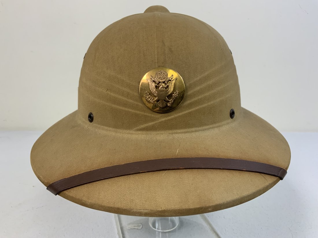 WWII US ARMY NCO OFFICER TROPICAL SUN HELMET: WWII US ARMY NCO OFFICER TROPICAL SUN HELMET. GREAT CONDITION. COMPLETE WITH CHIN STRAP.