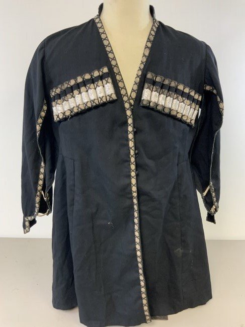 ANTIQUE RUSSIAN COSSACK CAUCASIAN GEORGIAN CHERKESSKA DRESS: ANTIQUE RUSSIAN COSSACK CAUCASIAN GEORGIAN CHERKESSKA DRESS. SHOWS WEAR AND AGE. ABOUT LARGE SIZE . GREAT TO DISPLAY
