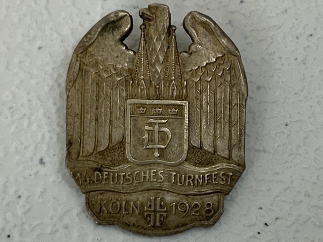 GERMANY 1928 CITY OF COLOGNE FESTIVAL BADGE: GERMANY 1928 CITY OF COLOGNE FESTIVAL BADGE