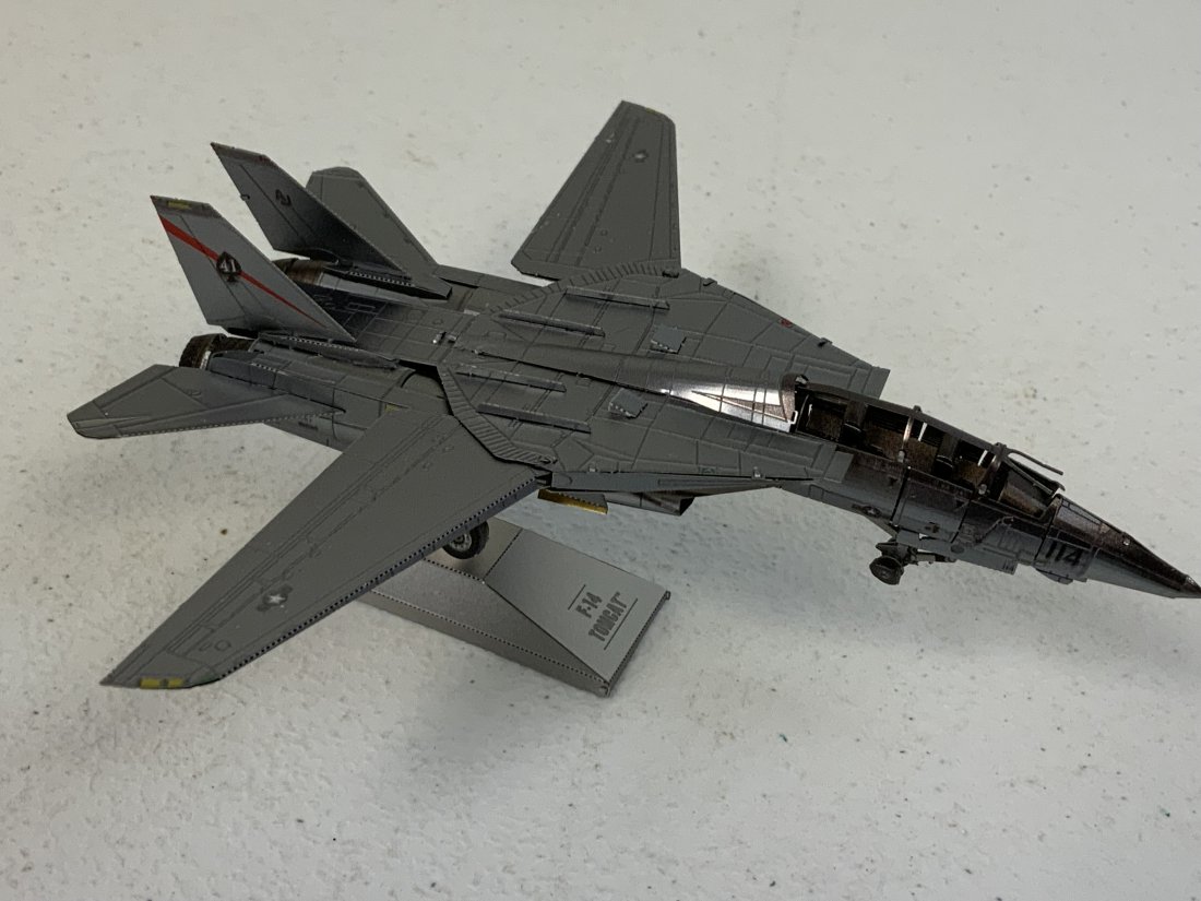 F-14 TOMCAT PLANE ALL METAL MODEL: F-14 TOMCAT PLANE ALL METAL MODEL . 5 1/2" LONG
