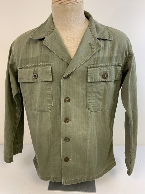 US MILITARY HBT COMBAT JACKET 1940's - 1950's: US MILITARY HBT COMBAT JACKET 1940's - 1950's. GOOD CLEAN CONDITION.