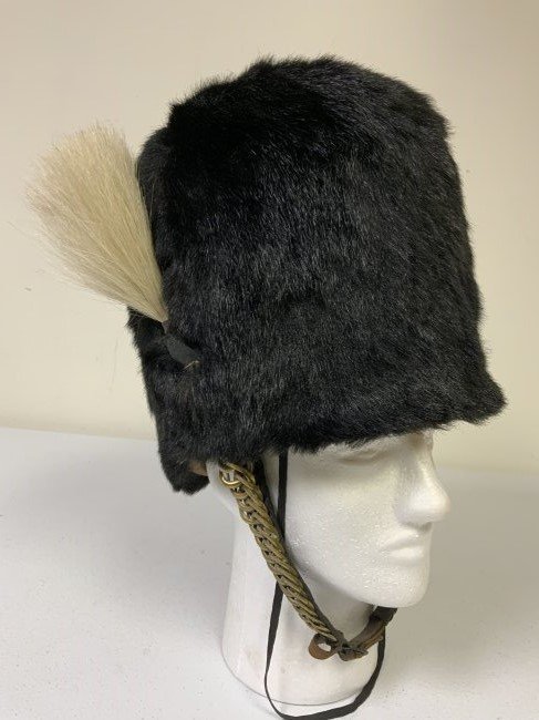 ANTIQUE BRITISH EARLY 20th CENTURY FUSILLIERS BEARSKIN BUSBY 1912 DATED: ANTIQUE BRITISH EARLY 20th CENTURY FUSILLIERS BEARSKIN BUSBY 1912 DATED . GREAT CONDITION . COMPLETE WITH WHITE HORSEHAIR PLUMAGE AND LEATHER BACKED BRASS CHIN STRAP . NICELY MARKED INSIDE WITH PAPER 