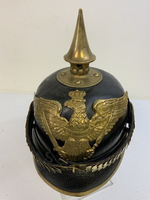 IMPERIAL GERMAN PRUSSIAN GUARD NCO EARLY PICKELHAUBE SPIKE HELMET: IMPERIAL GERMAN PRUSSIAN GUARD NCO EARLY PICKELHAUBE SPIKE HELMET. CIRCE 1905 . GREAT CONDITION . NICE BRASS FITTINGS WITH NCO SPIKE AND LEATHER LINER INSIDE . CHINSTAP AND COCKADES ARE REPLACEMENT. G