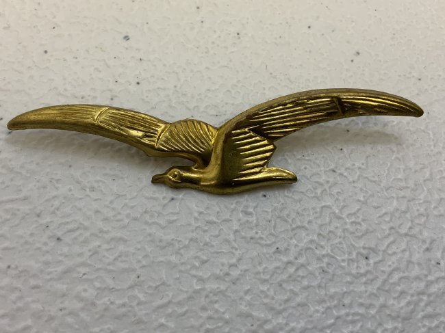 WWII ITALIAN AIR FORCE WINGS BADGE: WWII ITALIAN AIR FORCE WINGS BADGE.BRASS . PIN BACK.