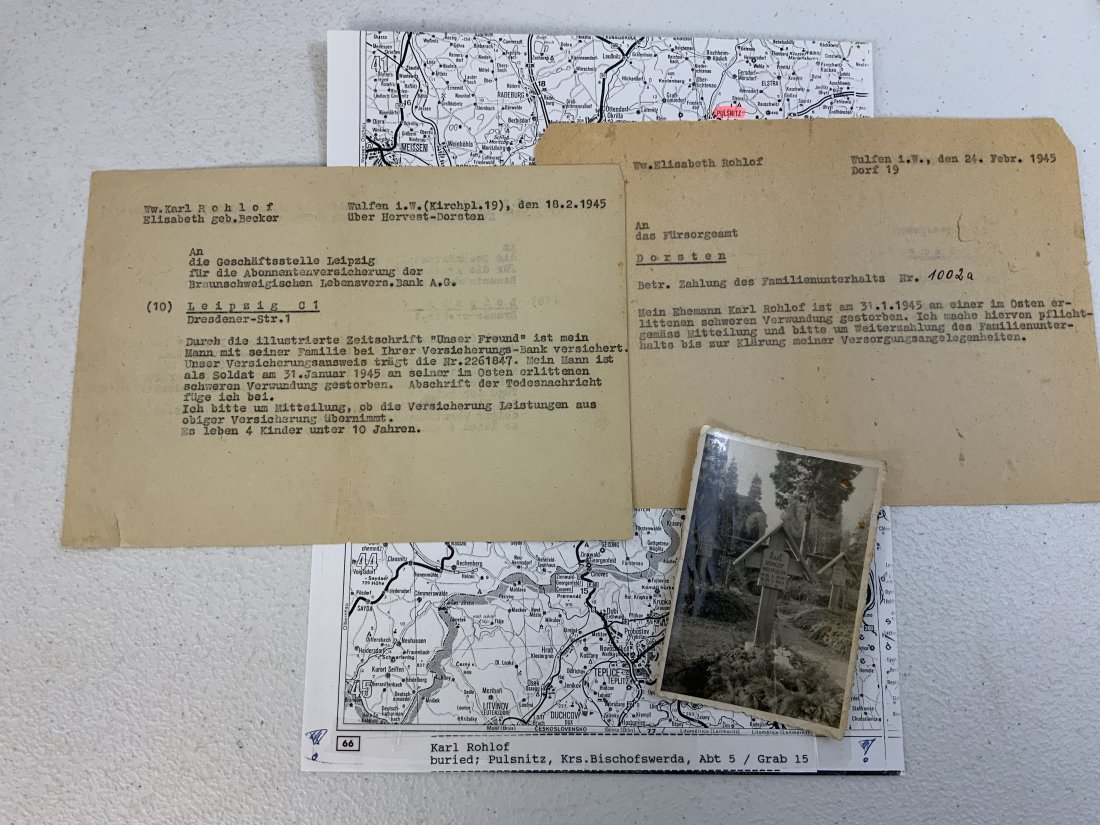1945 WWII GERMAN FALLEN SOLDIER DOCUMENTS WITH GRAVE SITE PICTURE AND MAP: 1945 WWII GERMAN FALLEN SOLDIER DOCUMENTS WITH GRAVE SITE PICTURE AND MAP.