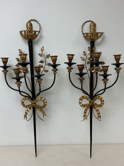 VINTAGE DECORATED SWORD CANDLEHOLDER WALL SCONCE CANDELABRA MILITARY MOTIF: VINTAGE DECORATED SWORD CANDLEHOLDER WALL SCONCE CANDELABRA . LARGE 38" TALL . MILITARY MOTIF WITH SWORDS .GREAT DECORATING ITEMS.