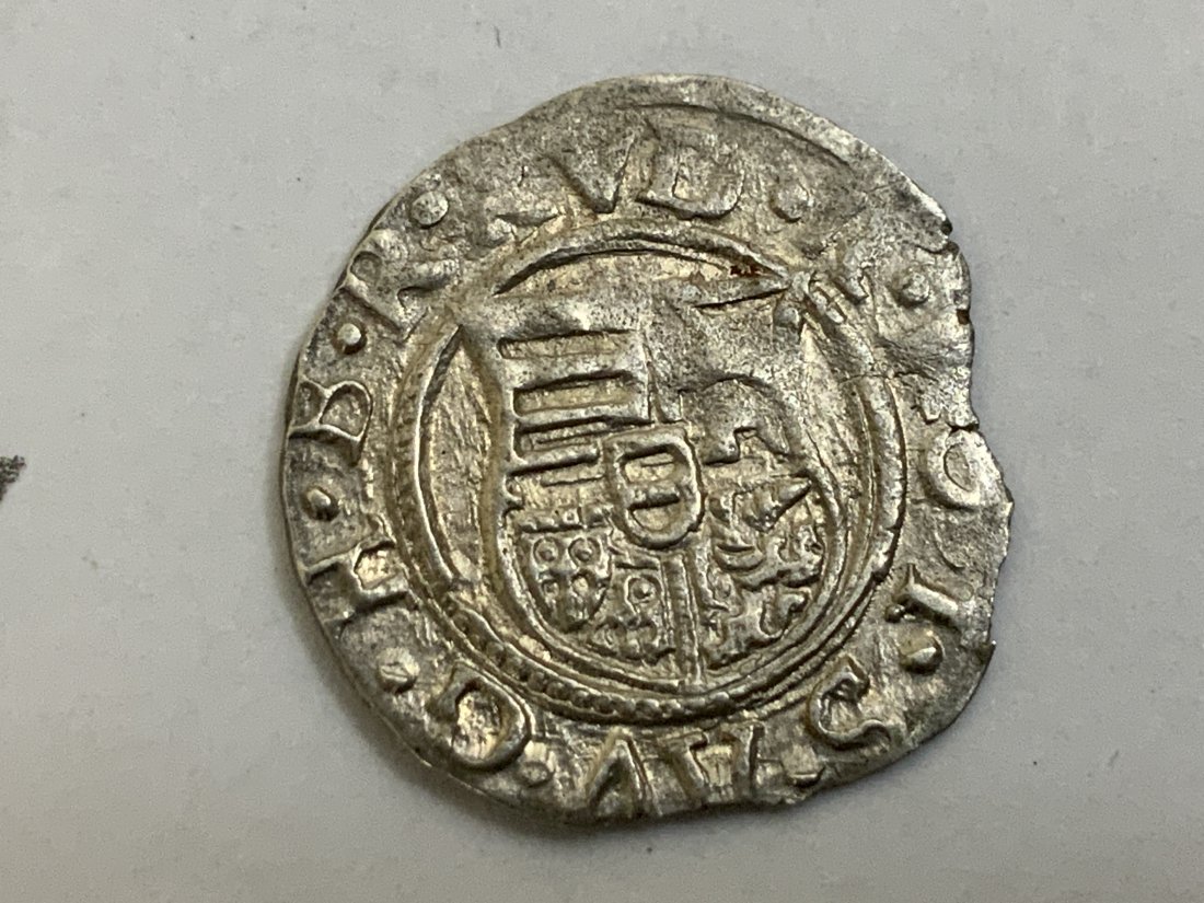 LATE MEDIEVAL 16th CENTURY SILVER MADONA DENAR COIN OF THE HUNGARIAN KINGS: LATE MEDIEVAL 16th CENTURY SILVER MADONA DENAR COIN OF THE HUNGARIAN KINGS . 1564 DATE . FINE CONDITION.