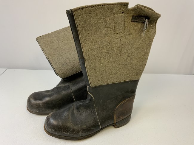 WWII GERMAN WINTER WARM FELT TOP BOOTS RB NUMBERED DATED 1943: WWII GERMAN WINTER WARM FELT TOP BOOTS RB NUMBERED DATED 1943 . GREAT CONDITION.