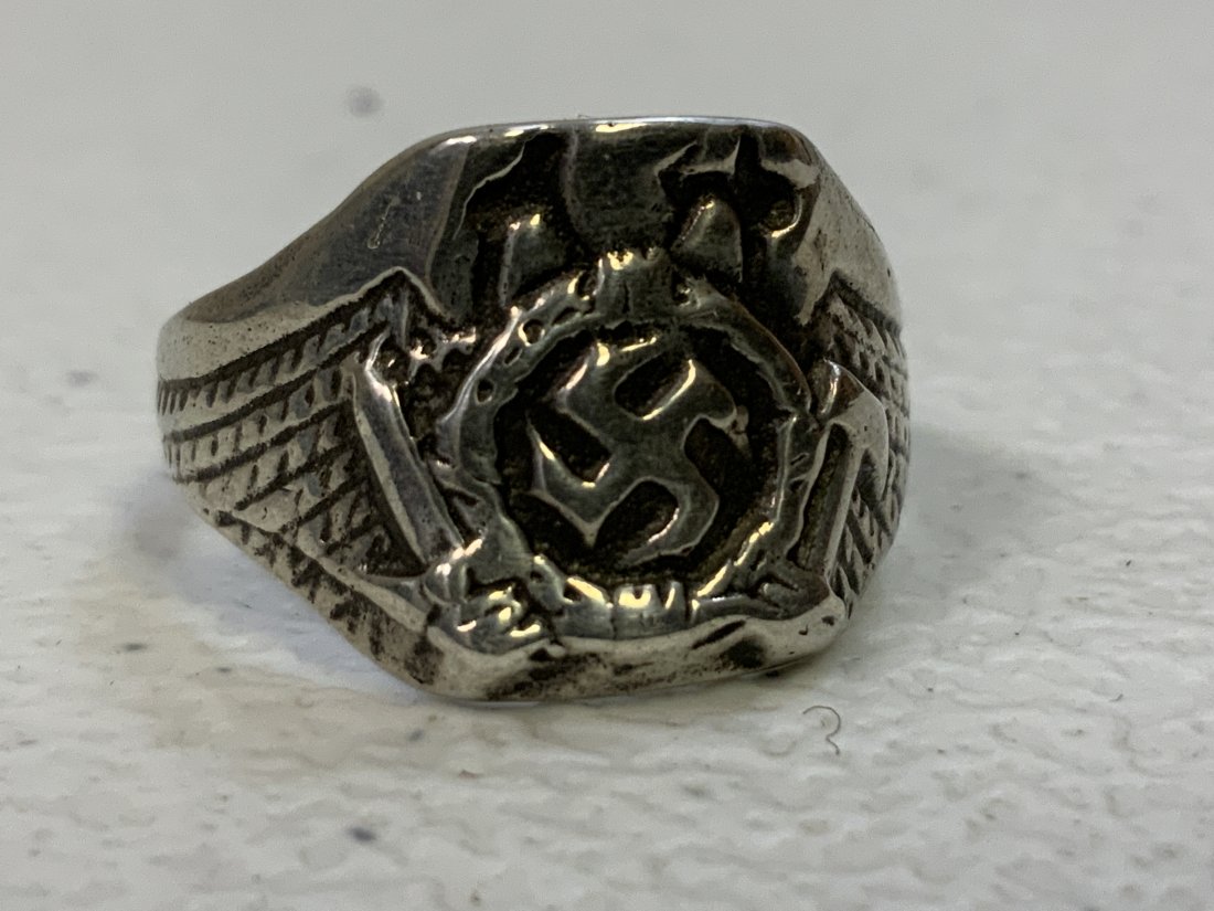 800 SILVER GERMAN NAZI RING: 800 SILVER GERMAN NAZI RING . 800 MARKED INSIDE. SIZE 10
