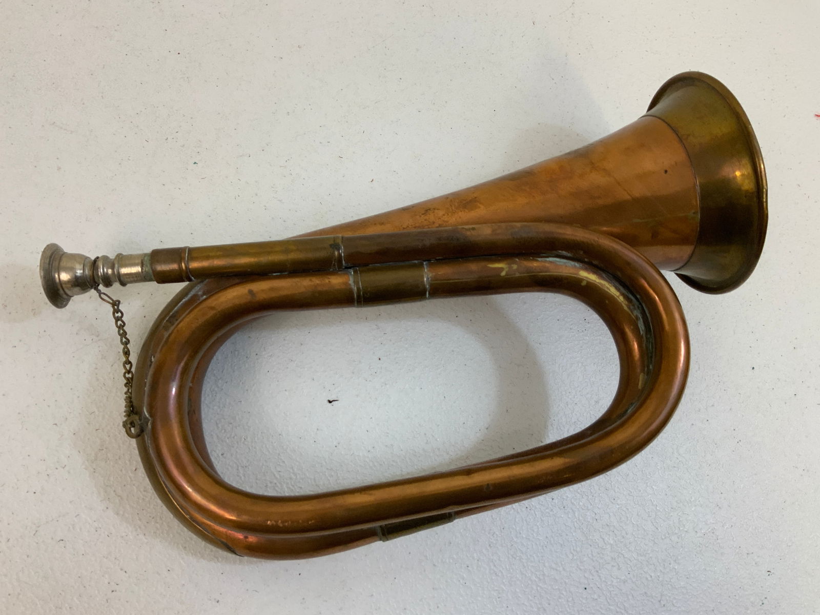 ANTIQUE BRITISH MILITARY BOMBEY REGIMENTAL TRUMPET: ANTIQUE BRITISH MILITARY BOMBEY REGIMENTAL TRUMPET. VERY GOOD CONDITION.