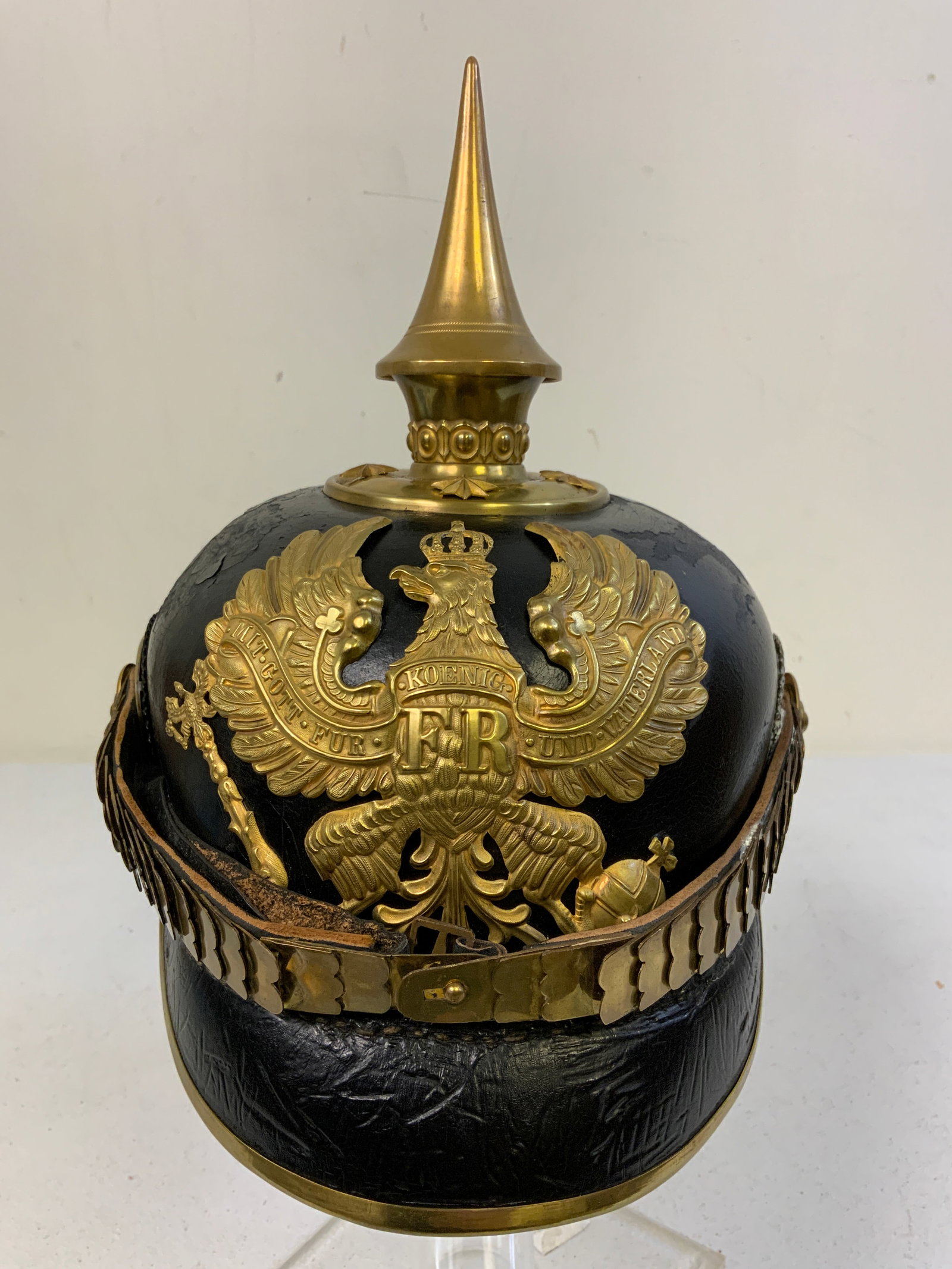 IMPERIAL GERMANY PRUSSIAN OFFICERS PICKELHAUBE SPIKE HELMET: IMPERIAL GERMANY PRUSSIAN OFFICERS PICKELHAUBE SPIKED HELMET. GREAT CONDITION. COMPLETE WITH ORIGINAL LINER AND CHIN SCALES . NICE EXAMPLE . GREAT HELMET TO DISPLAY