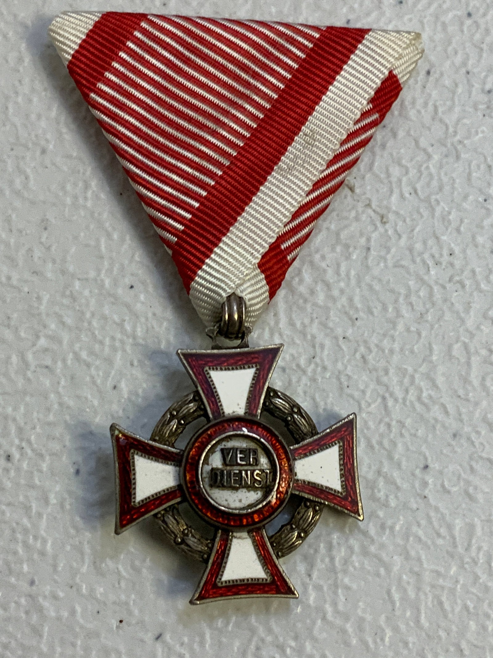 WWI AUSTRIA HUNGARY EMPIRE MILITARY MERIT CROSS 3rd CLASS: WWI AUSTRIA HUNGARY EMPIRE MILITARY MERIT CROSS 3rd CLASS . VERY NICE CONDITION WITH BEAUTIFUL ENAMEL WORK.