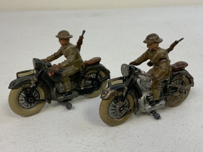 GERMAN NAZI PERIOD LINEOL / ELASTOLIN TOY SOLDIERS ON MOTORCYCLES: GERMAN NAZI PERIOD LINEOL / ELASTOLIN TOY SOLDIERS ON MOTORCYCLES