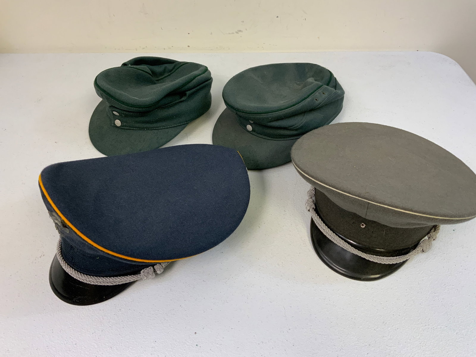 COLD WAR ERA GERMANY EAST AND WEST LOT OF HATS AND CAPS: COLD WAR ERA GERMANY EAST AND WEST LOT OF HATS AND CAPS