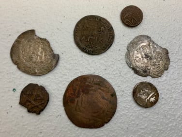 LOT OF ANTIQUE ISLAMIC SILVER AND BRONZE COINS