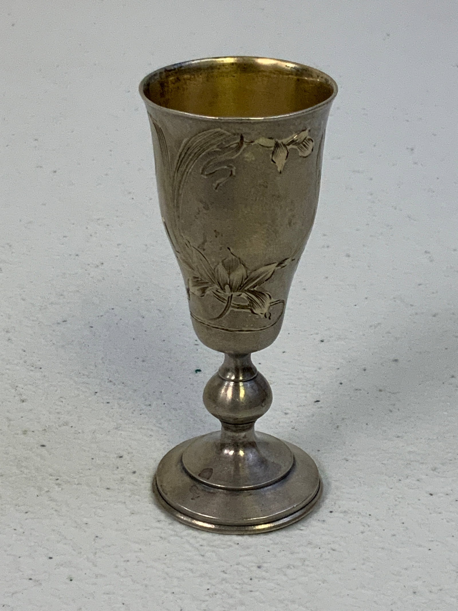 ANTIQUE IMPERIAL RUSSIAN 84 SILVER VODKA SHOT GLASS: ANTIQUE IMPERIAL RUSSIAN 84 SILVER VODKA SHOT GLASS . HALLMARKED. 3" TALL . 23 GRM.