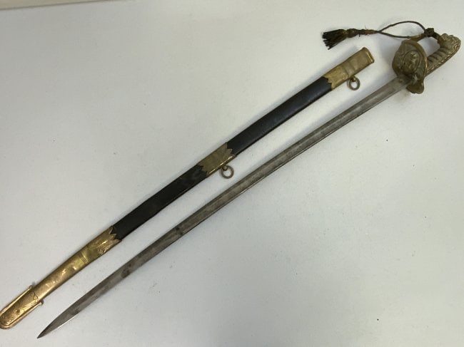ANTIQUE UK BRITISH NAVY OFFICER SWORD: ANTIQUE UK BRITISH NAVY OFFICER SWORD . 19TH CENTURY . 37" LONG WITH 31" LONG BLADE.