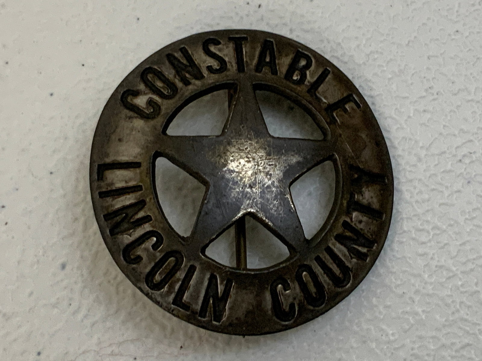 VINTAGE OBSOLETE LINCOLN COUNTY CONSTABLE BADGE: VINTAGE OBSOLETE LINCOLN COUNTY CONSTABLE BADGE