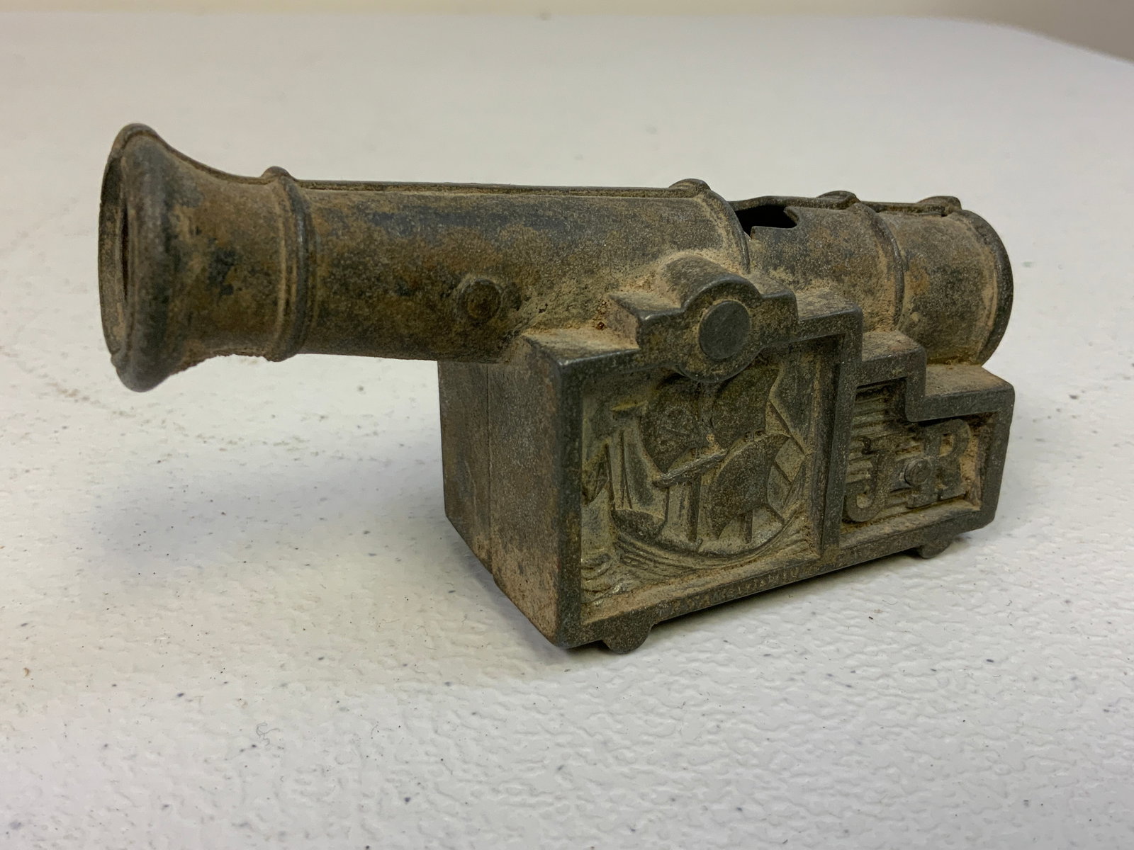 VINTAGE TOY CANNON MODEL: VINTAGE TOY CANNON MODEL . 4" LONG