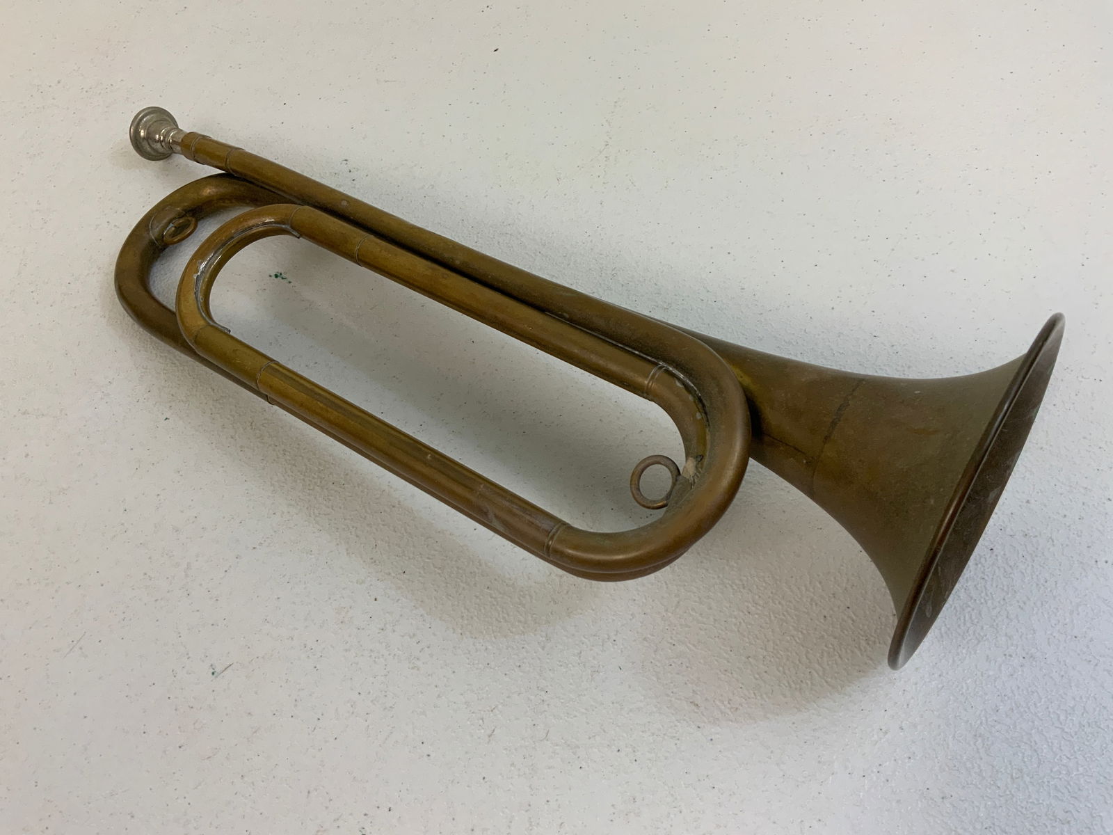 US REGULATION MODEL 1892 FIELD TRUMPET M1892 BUGLE: US REGULATION MODEL 1892 FIELD TRUMPET M1892 BUGLE . VERY GOOD OVERALL CONDITION. COMPLETE WITH MOUTH PIECE. 16 1/2" LONG.