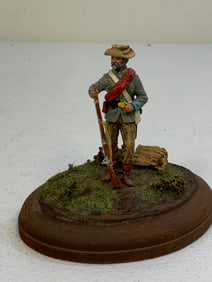 VINTAGE DISPLAY LEAD SOLDIER FIGURE ON BASE STAND